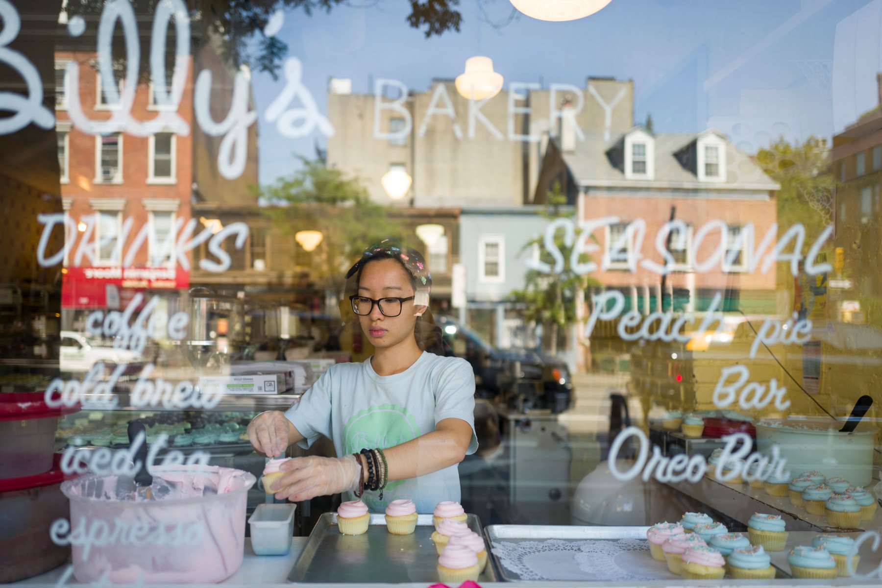 34-Cake-selling-in-Manhatten_s-East-Village-NY-Colour