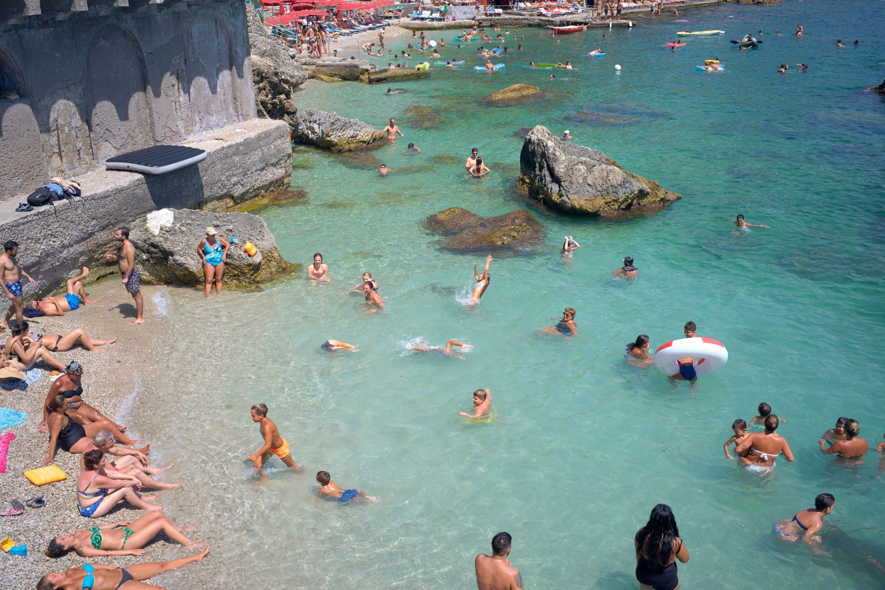 z3-66-Amalfi-Capri-Beach